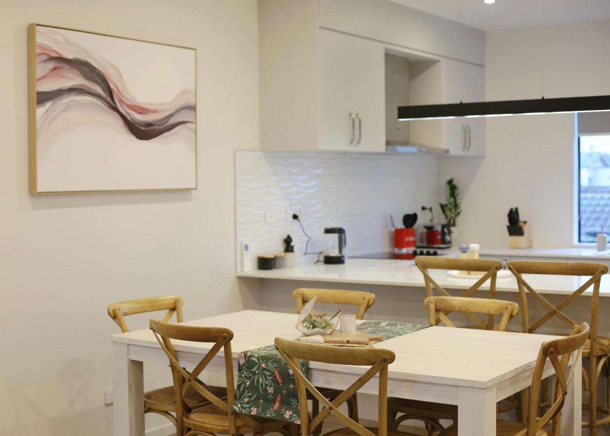 Cozy And Comfortable, Sunny Three-Storey Building Auckland Esterno foto
