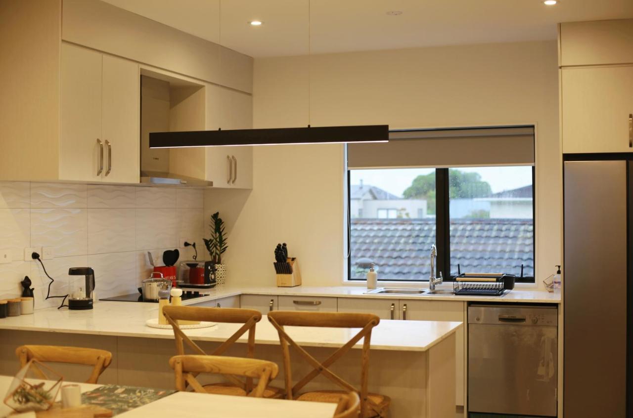 Cozy And Comfortable, Sunny Three-Storey Building Auckland Esterno foto